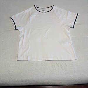 NWOT - Levi’s White Short Sleeve Baby Tee Top with Black Stripes - Size XL